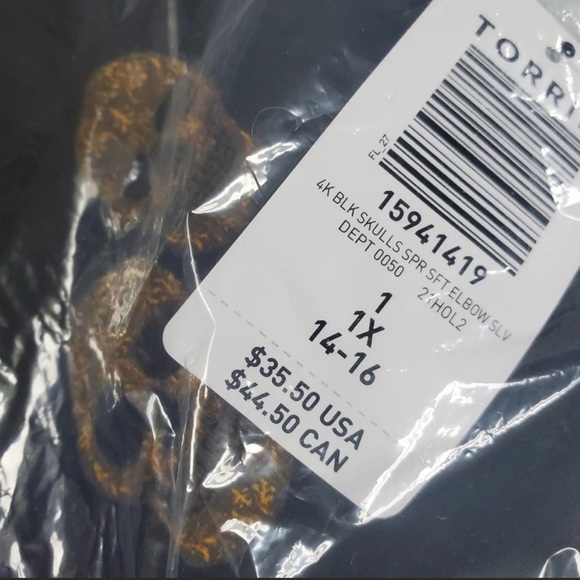 NWT Torrid Skulls Super Soft Favorite Tunic Turtleneck - Picture 7 of 7